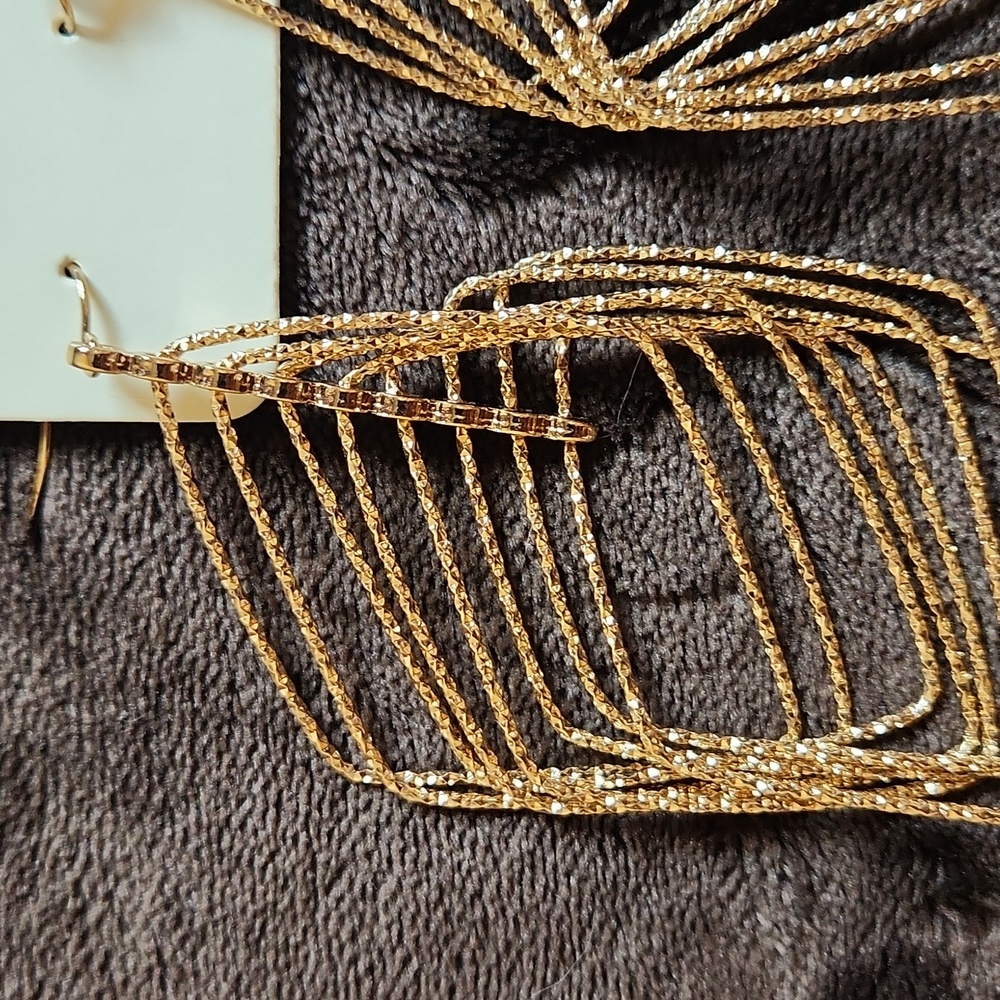 NWT Lovisa Fashion earrings faux gold dangle shimmer sparkle 4" long - Picture 2 of 10